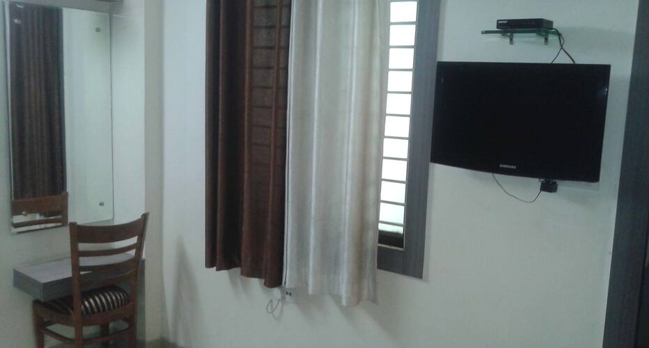 Hotel OM Plaza, Bhopal 4